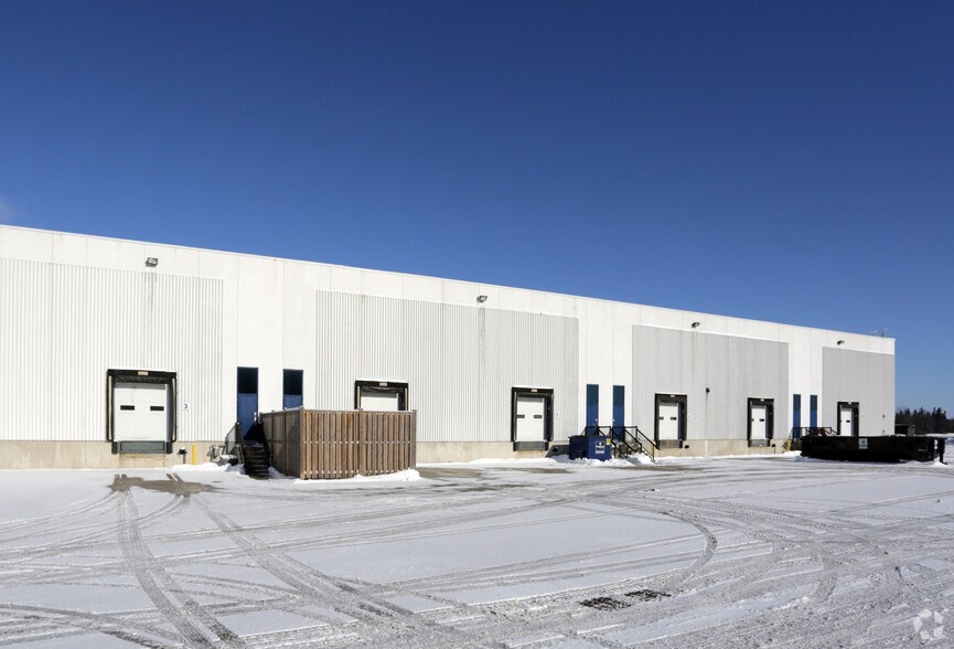More Photos Of 565 Boxwood Dr, Cambridge Industrial For Sale