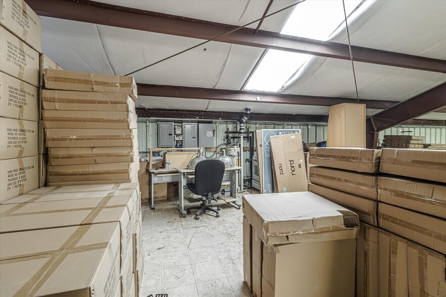 More Photos Of 1356 S 50th St, Richmond Warehouse For Sale