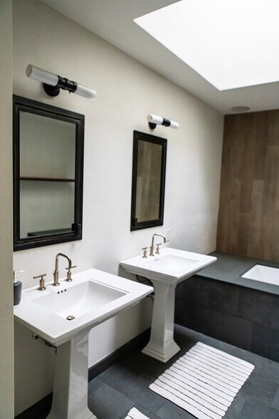 More Photos Of 263 Main St, Northampton Apartments For Sale