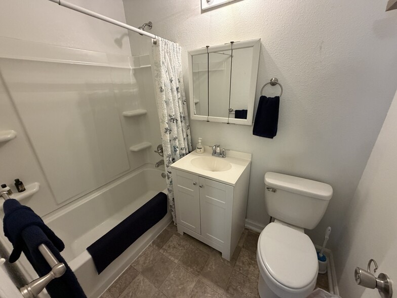 More Photos Of 7402 Overton Ave, Raytown Apartments For Sale