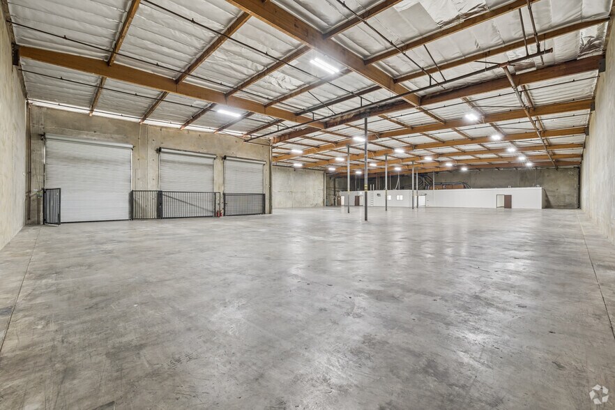 More Photos Of 4800 LittleJohn St, Baldwin Park Warehouse For Lease