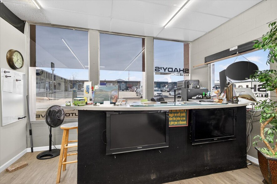 More Photos Of 218 S Comanche Ave, Bartlesville Auto Repair For Sale