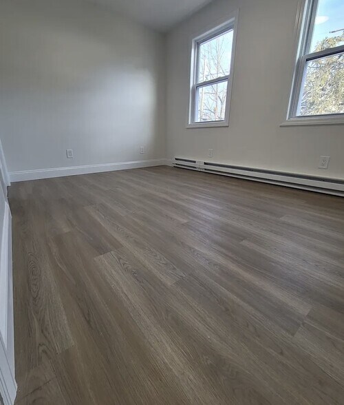 More Photos Of 19-25 Vineyard Ave, Highland Apartments For Sale