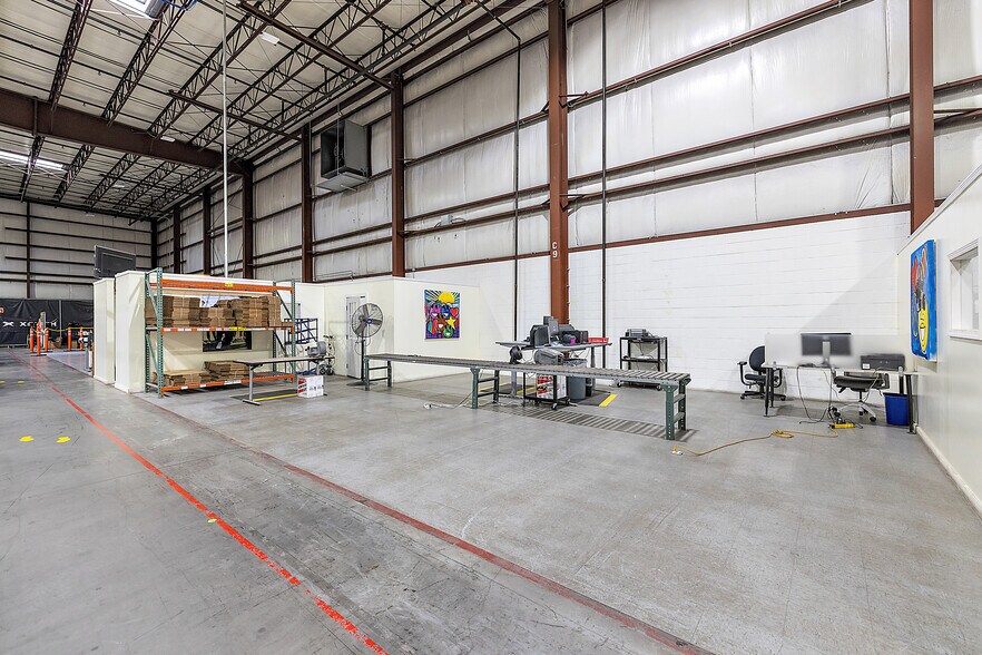 More Photos Of 4333-4335 W Fort St, Detroit Distribution For Lease