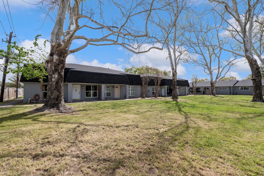 More Photos Of 2675-2689 Gessner Rd, Houston Apartments For Sale