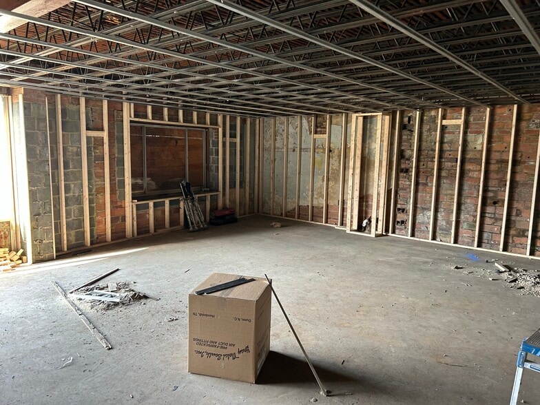 More Photos Of 1558 Washington St E, Charleston Light Manufacturing For Lease