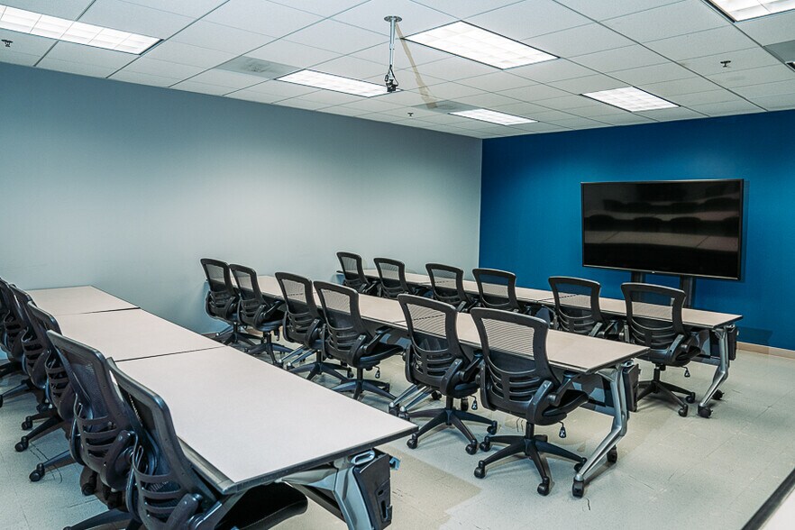 More Photos Of 190 Bluegrass Valley Pky, Alpharetta Office For Lease