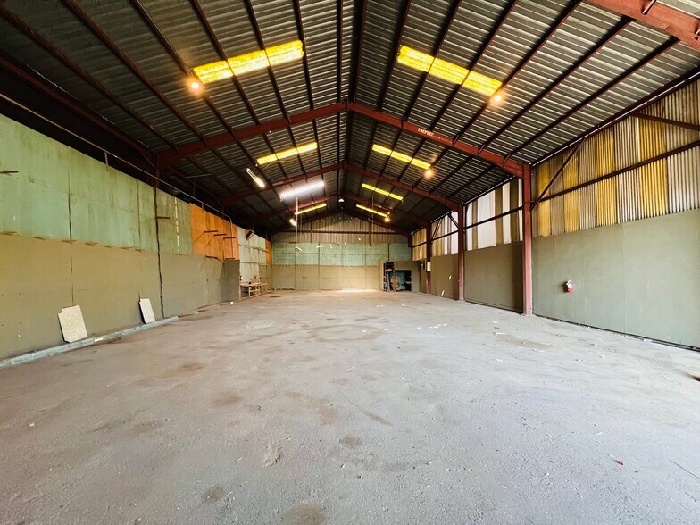 More Photos Of 2219 Fair Park Ave, Los Angeles Warehouse For Lease