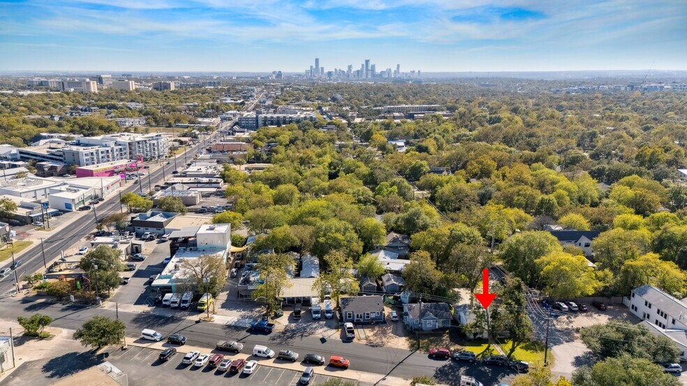 More Photos Of 2123 Northland Dr, Austin Office For Sale