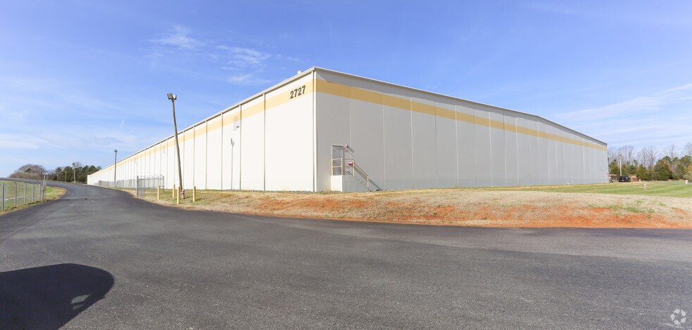 Primary Photo Of 2727 Salisbury Hwy, Statesville Distribution For Lease