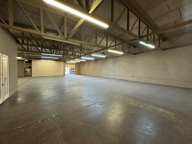 Primary Photo Of 25 N Extension Rd, Mesa Warehouse For Lease