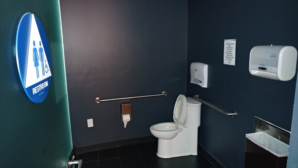 More Photos Of 1717 W Beverly Blvd, Montebello Office For Sale