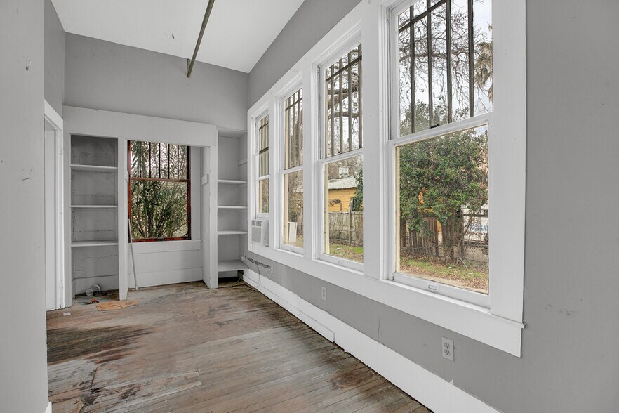 More Photos Of 650-664 S Seguin Ave, New Braunfels Land For Sale