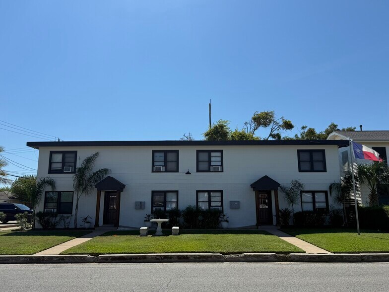 More Photos Of 5103 Avenue O, Galveston Apartments For Sale