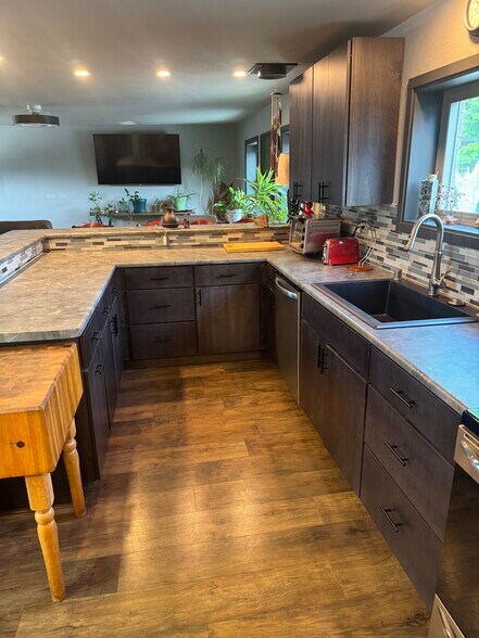 More Photos Of 901 W Fremont St, Kiel Sports And Entertainment For Sale