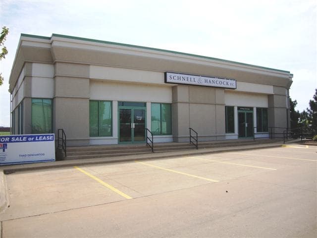 More Photos Of 3170 E 53rd St, Davenport Freestanding For Lease