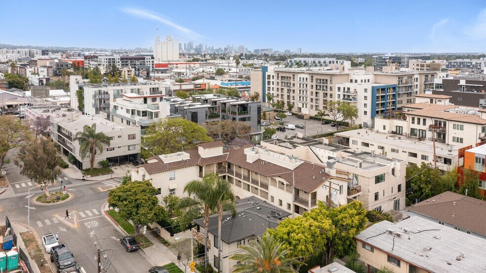 More Photos Of 7154 Lexington Ave, West Hollywood Apartments For Sale