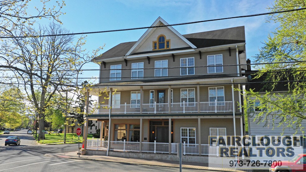 Primary Photo Of 430 Front St, Belvidere Hotel For Sale