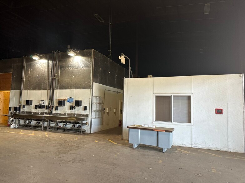 More Photos Of 99 Kentucky Street, Gridley Warehouse For Lease