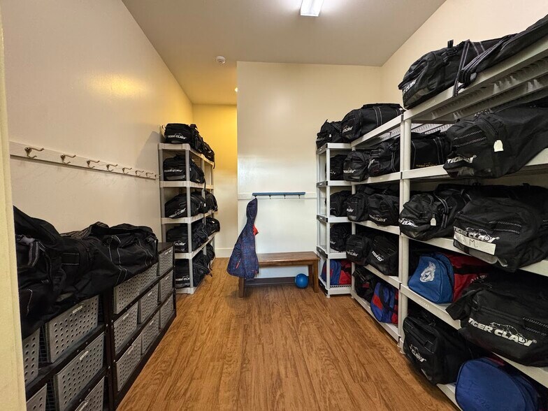 More Photos Of 78 Fisherville Rd, Concord Flex For Sale