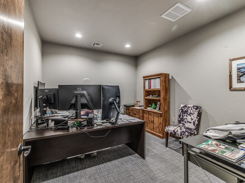 More Photos Of 209 NW 132nd St, Oklahoma City Industrial For Sale