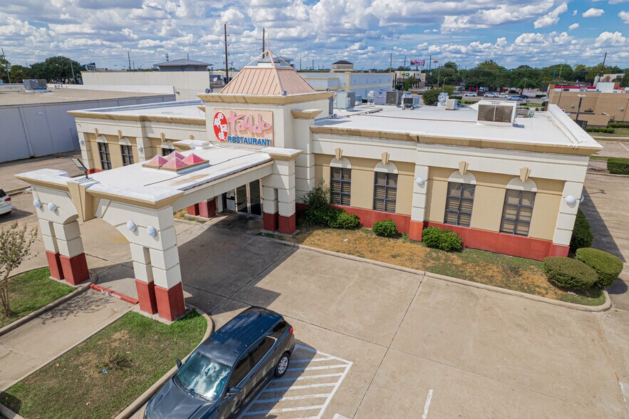 More Photos Of 2529 S 6 Hwy, Houston Restaurant For Sale