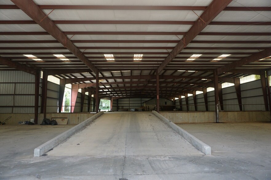 More Photos Of 403 N Main St, Evergreen Warehouse For Sale