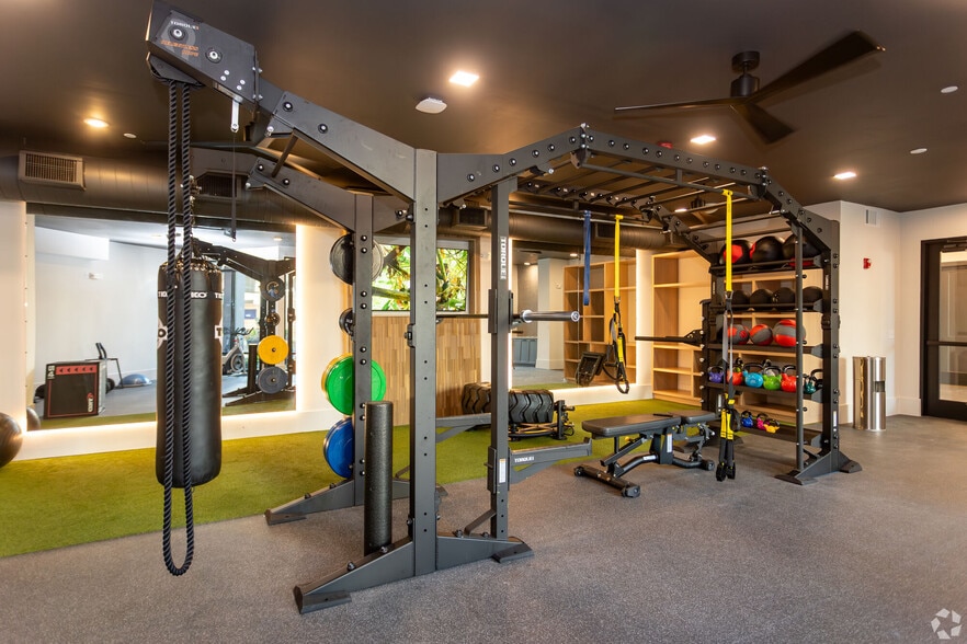 More Photos Of 930 W Mallard Creek Church Rd, Charlotte Apartments For Lease