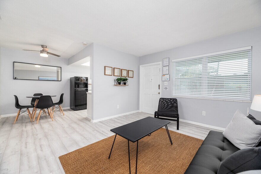 More Photos Of 820 NE 21st Dr, Wilton Manors Apartments For Sale