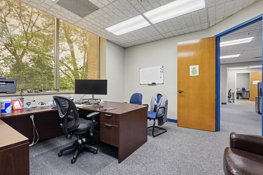 More Photos Of 835 Mason St, Dearborn Office For Lease