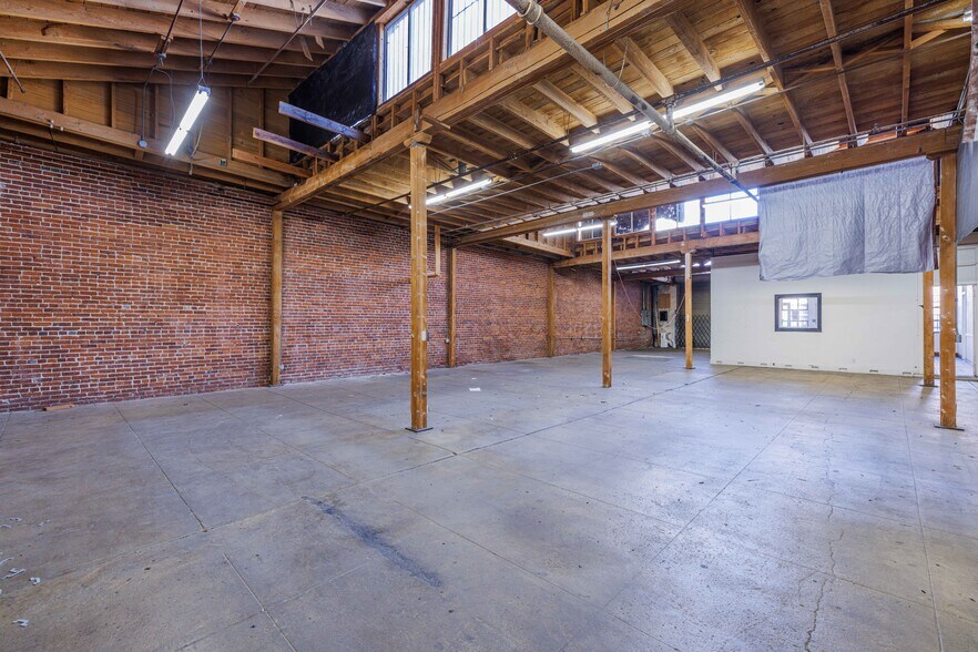 More Photos Of 440 Seaton St, Los Angeles Loft Creative Space For Sale
