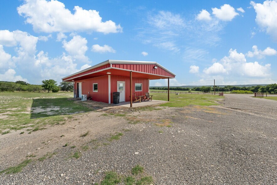 More Photos Of 4159 Highway 6, Clifton Showroom For Sale