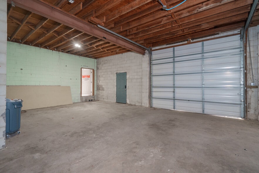 More Photos Of 1919 Drummond Ave, Panama City Distribution For Lease