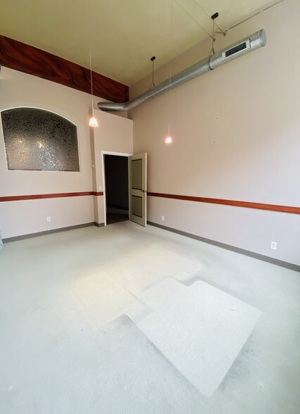 More Photos Of 1108 Olive St, Saint Louis Office For Sale