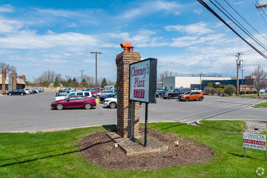 More Photos Of 5781 Bridge St, East Syracuse Freestanding For Lease