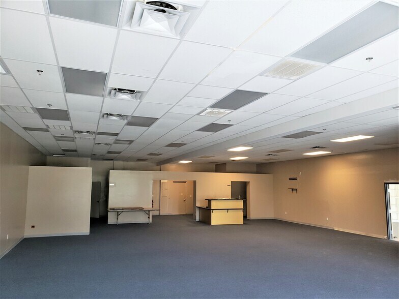 More Photos Of 6480 20th St, Vero Beach Freestanding For Lease