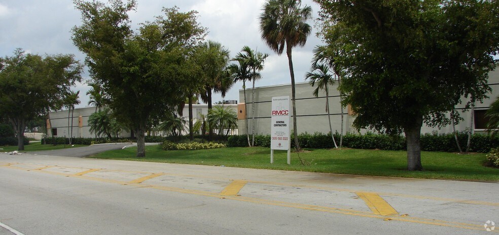 More Photos Of 8111-8119 NW 33rd St, Miami Warehouse For Sale