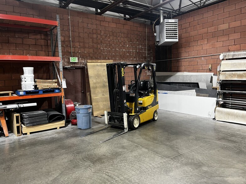 More Photos Of 535-579 N Denver Ave, Loveland Light Manufacturing For Sale