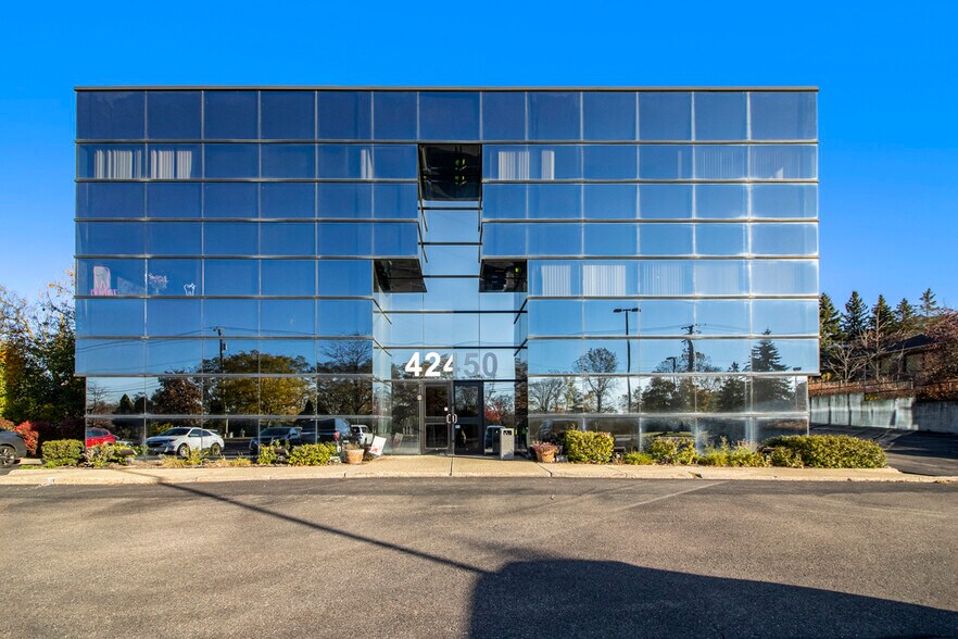 More Photos Of 42450 W 12 Mile Rd, Novi Medical For Lease