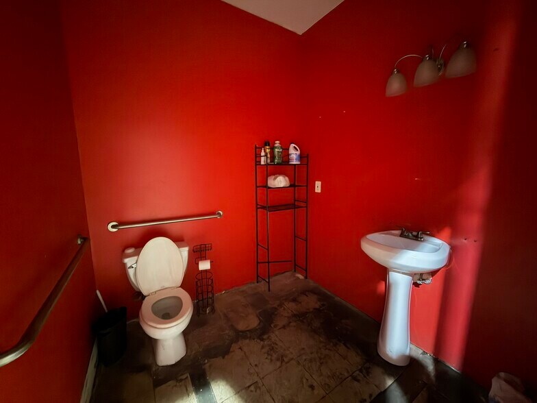 More Photos Of 3803 Paris Rd, Chalmette Warehouse For Sale