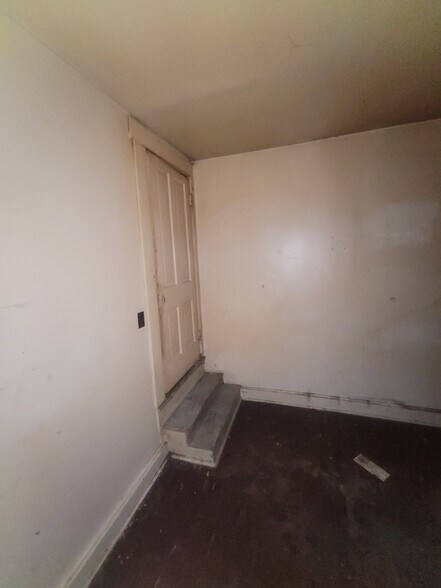 More Photos Of 1823 W 8th St, Muncie Multifamily For Sale