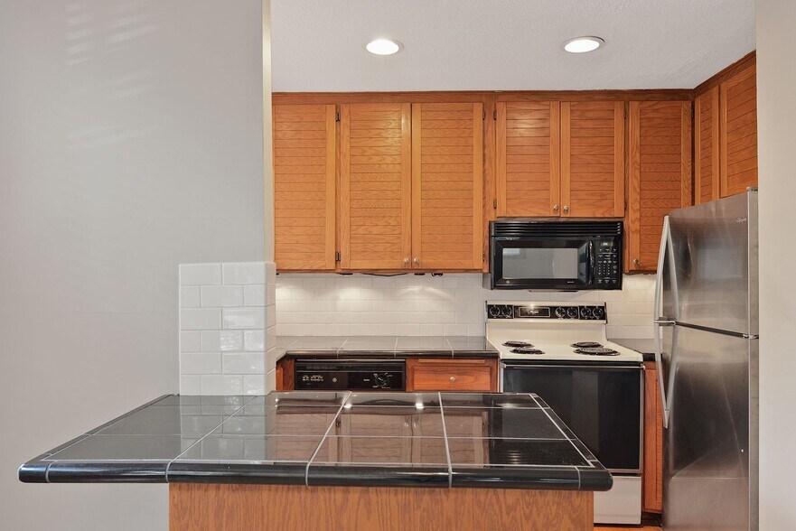 More Photos Of 197 Kent St, Saint Paul Multifamily For Sale