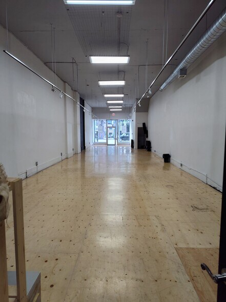 More Photos Of 474 Queen St W, Toronto Storefront Retail Office For Lease
