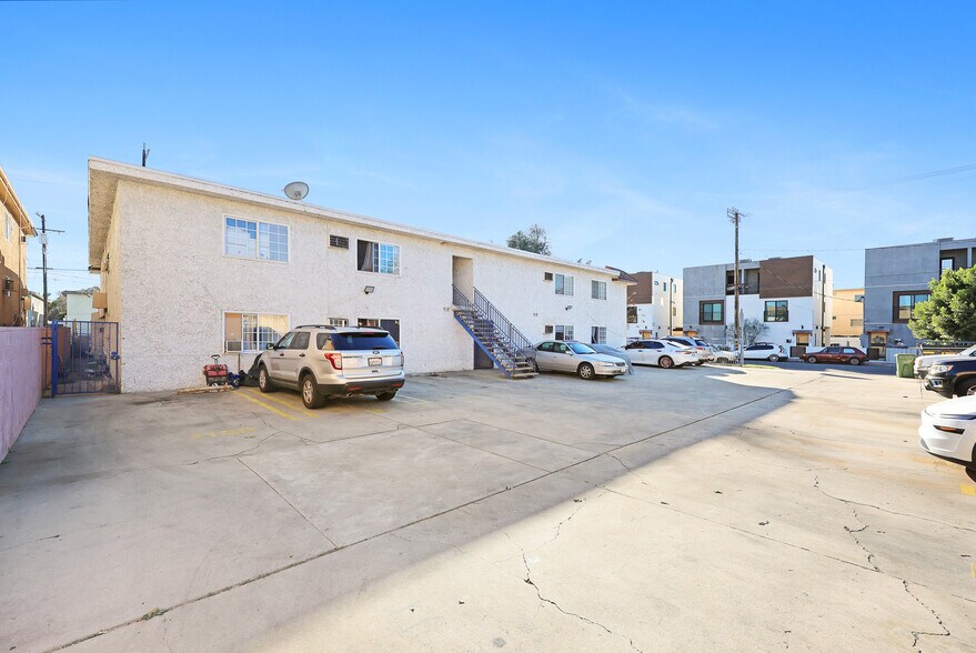More Photos Of 15865 Vanowen St, Van Nuys Apartments For Sale