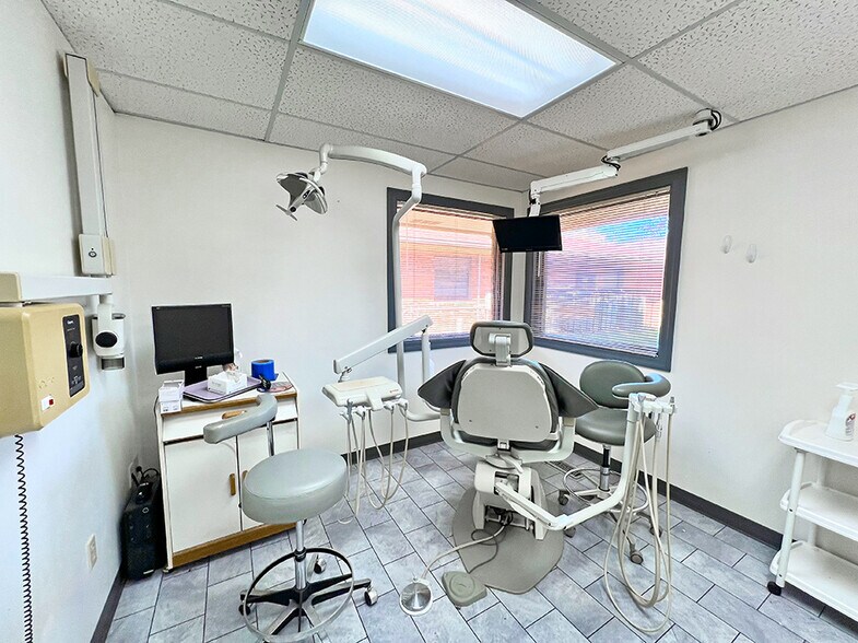 More Photos Of 2900 Frank Scott Pky, Belleville Medical For Sale