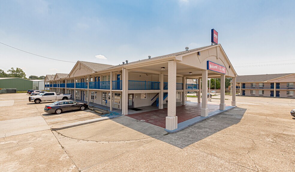 More Photos Of 9999 Gwenadele Ave, Baton Rouge Hotel For Sale