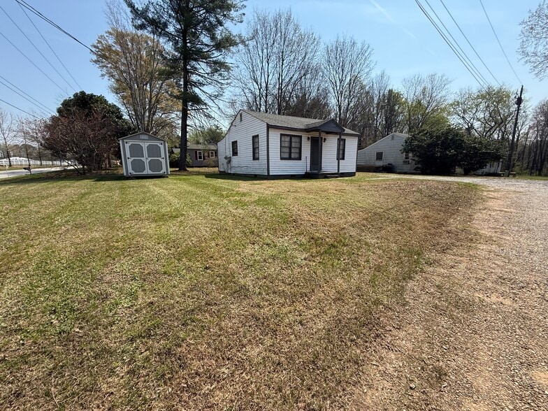 More Photos Of 3004 Rent Rd, Yadkinville Multifamily For Sale