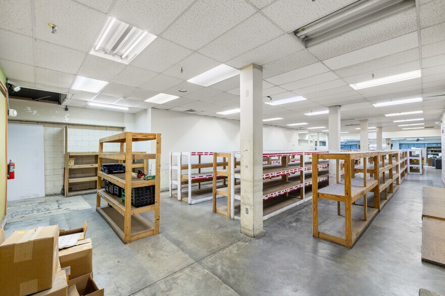 More Photos Of 120 S Main St, Lancaster Warehouse For Lease