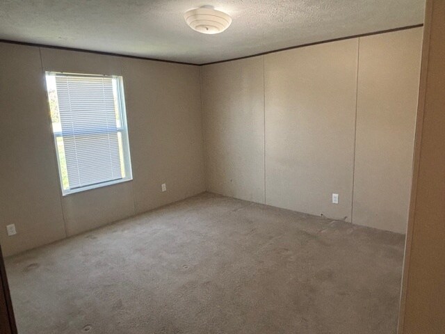 More Photos Of 13 Evergreen Cir, Dunlap Trailer Camper Park For Sale