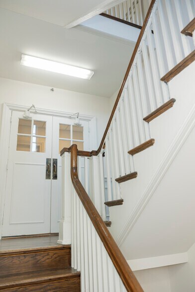 More Photos Of 119 Ridley Ave, Lagrange Office For Sale
